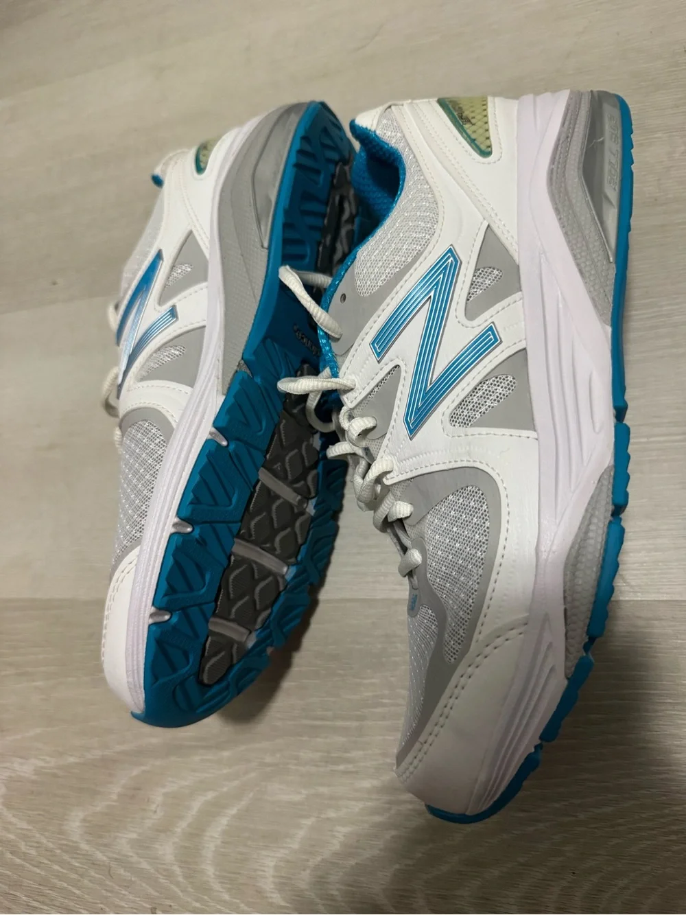 New Balance Women’s 1540 V2 Running Shoes‎